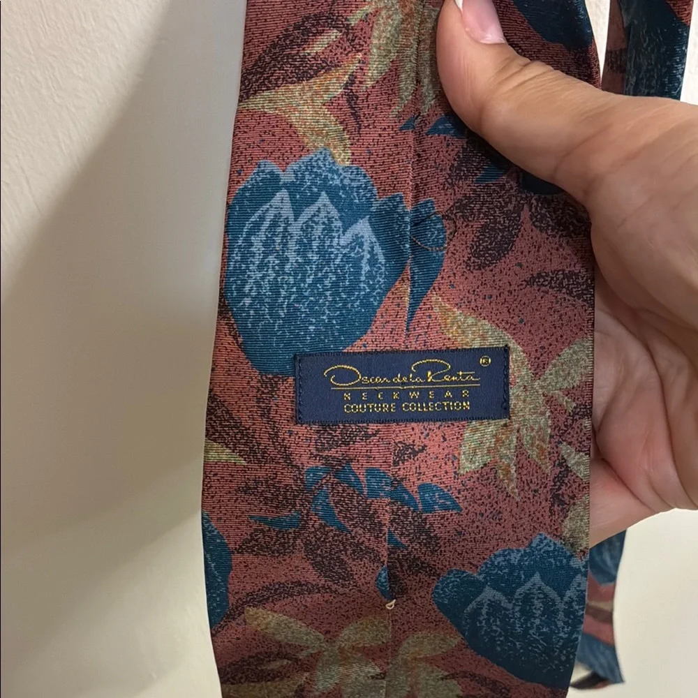 NWOT Vintage Oscar de la Renta Brown and Blue Paisley Tie